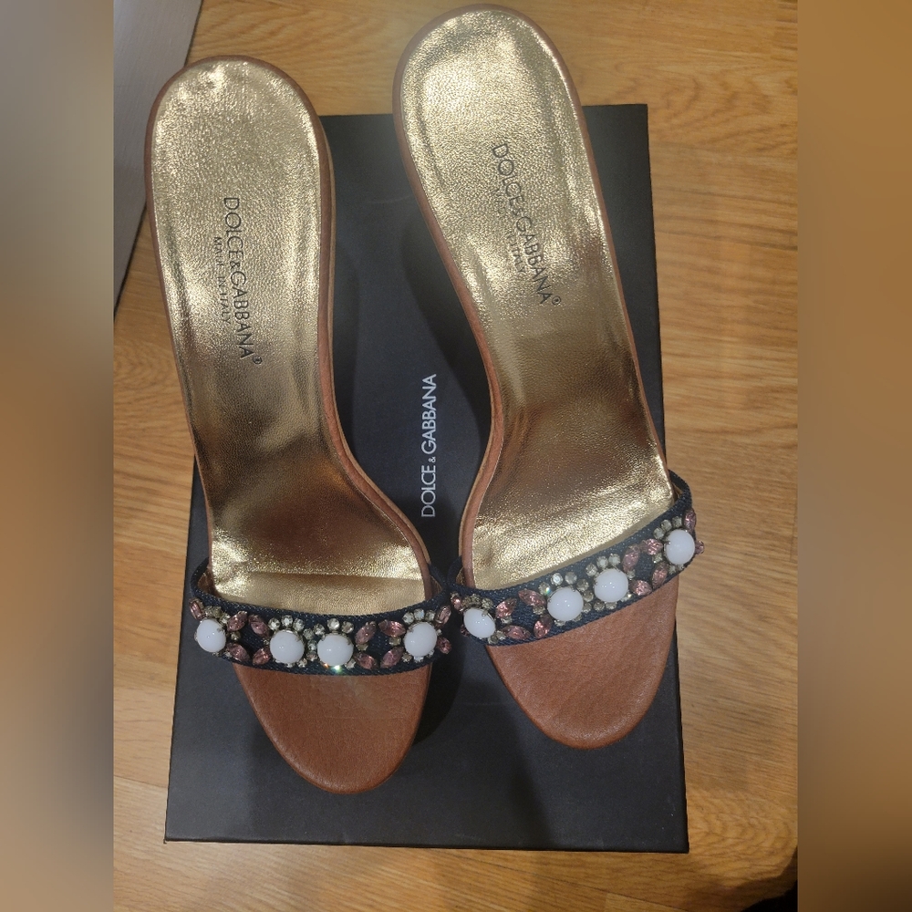 Dolce & Gabbana Bianco Sandals, never worn!
